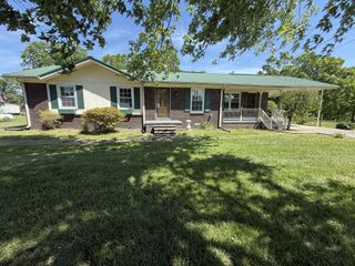 2119 Stevens Dr, Westmoreland, TN 37186