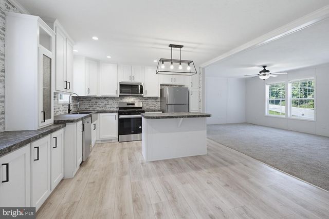100 FAWN CIRCLE DR, Windsor, PA 17366