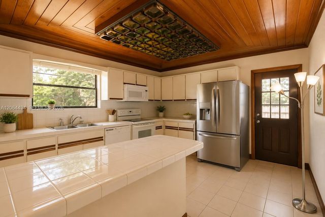 5170 NW 2nd St, Miami, FL 33126