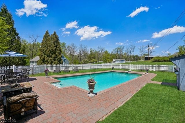 70 Pleasant Run Rd, Readington Twp., NJ 08822