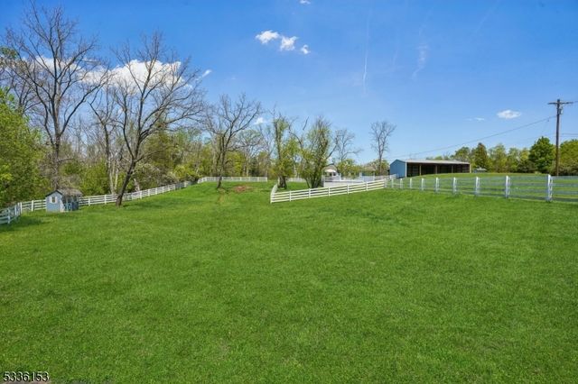 70 Pleasant Run Rd, Readington Twp., NJ 08822