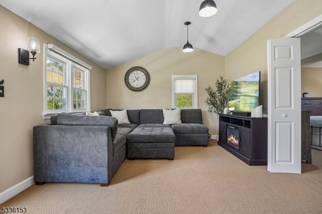 70 Pleasant Run Rd, Readington Twp., NJ 08822