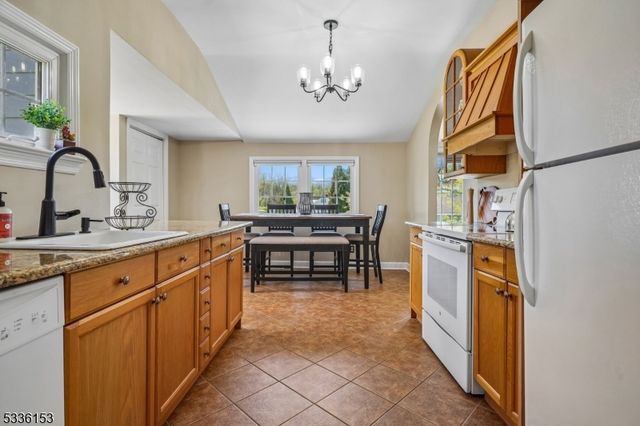 70 Pleasant Run Rd, Readington Twp., NJ 08822