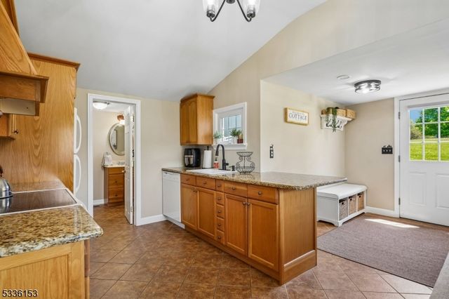 70 Pleasant Run Rd, Readington Twp., NJ 08822