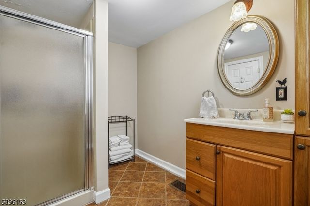 70 Pleasant Run Rd, Readington Twp., NJ 08822