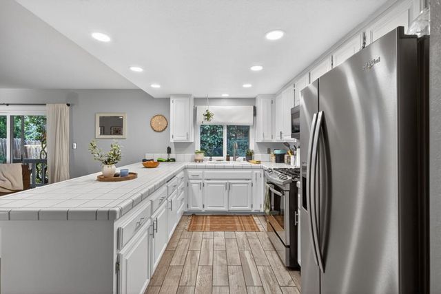 238 Jennifer Cir, Roseville, CA 95678