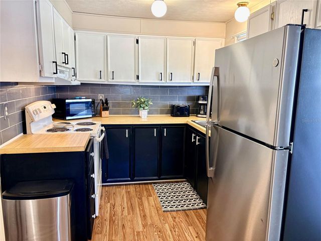 2790 INDIANWOOD DRIVE, North Fort Myers, FL 33917