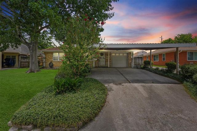 2106 Huckleberry Lane, Pasadena, TX 77502