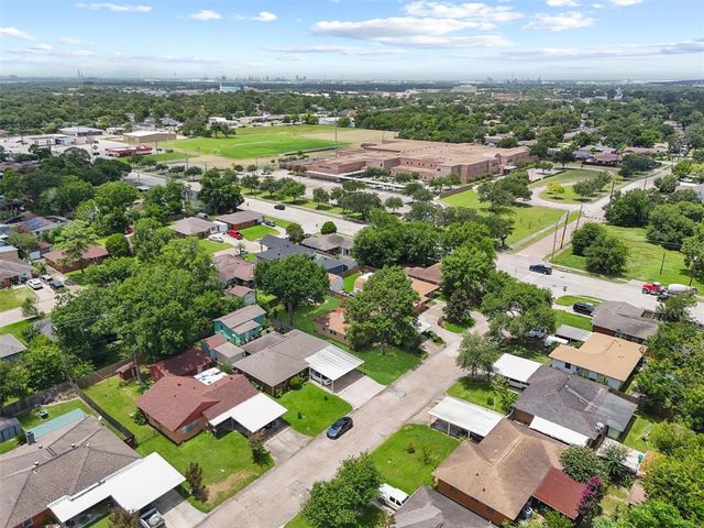2106 Huckleberry Lane, Pasadena, TX 77502