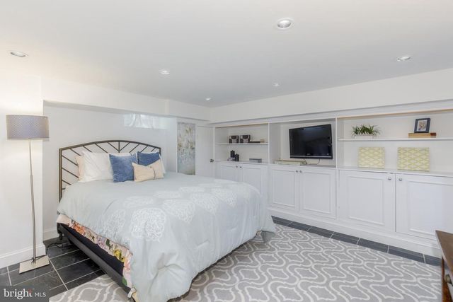 4443 GREENWICH PKWY NW, Washington, DC 20007