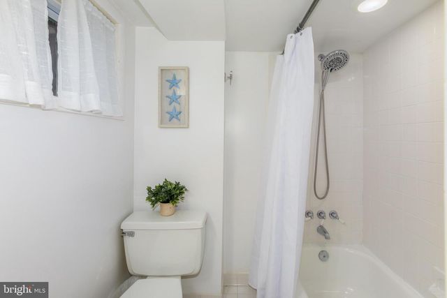 4443 GREENWICH PKWY NW, Washington, DC 20007