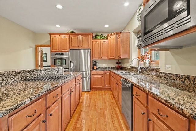 176 Amherst Circle, Oswego, IL 60543
