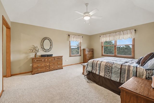 176 Amherst Circle, Oswego, IL 60543