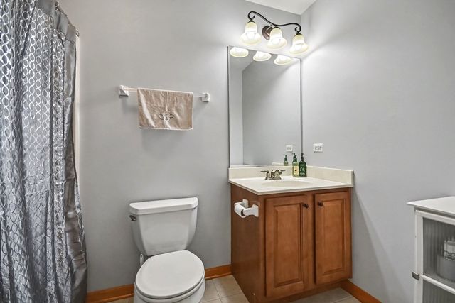176 Amherst Circle, Oswego, IL 60543