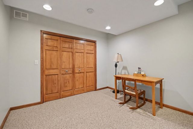 176 Amherst Circle, Oswego, IL 60543