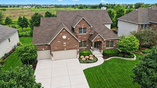 176 Amherst Circle, Oswego, IL 60543
