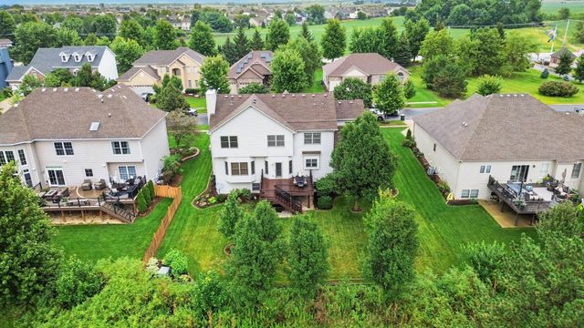 176 Amherst Circle, Oswego, IL 60543