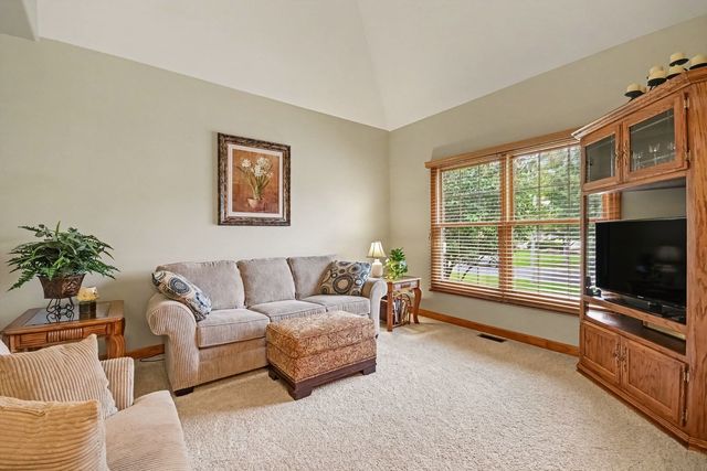176 Amherst Circle, Oswego, IL 60543