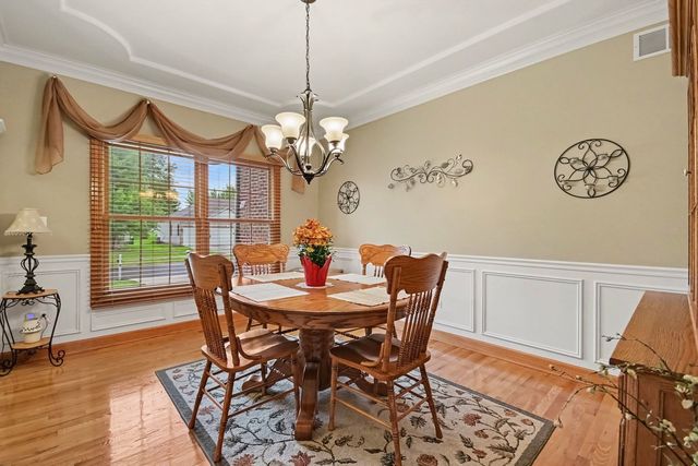 176 Amherst Circle, Oswego, IL 60543