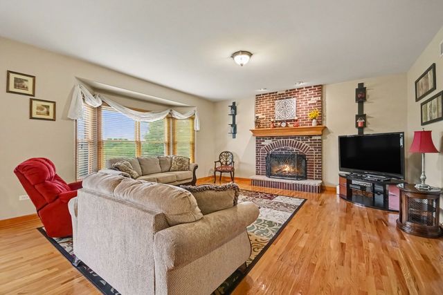 176 Amherst Circle, Oswego, IL 60543