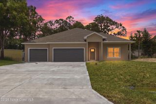 000 Hunter Lane Street, Malabar, FL 32950