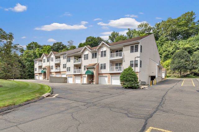 11211 Arganese Place 11211, Trumbull, CT 06611