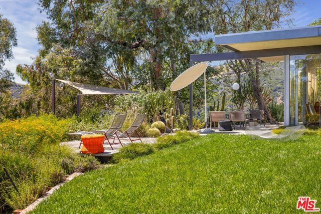 1531 N Tigertail Road, Los Angeles, CA 90049