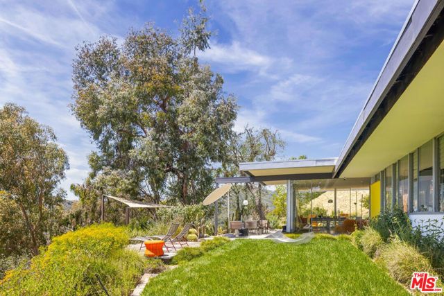 1531 N Tigertail Road, Los Angeles, CA 90049