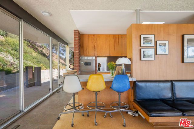 1531 N Tigertail Road, Los Angeles, CA 90049