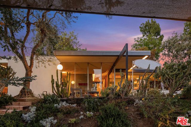 1531 N Tigertail Road, Los Angeles, CA 90049