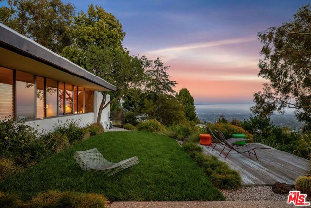 1531 N Tigertail Road, Los Angeles, CA 90049