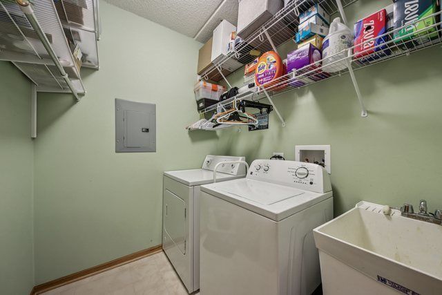 8727 W Bryn Mawr Avenue 307, Chicago, IL 60631