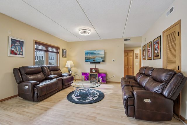 8727 W Bryn Mawr Avenue 307, Chicago, IL 60631