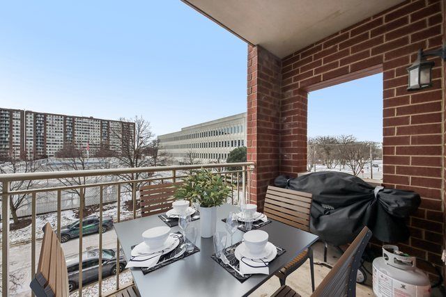 8727 W Bryn Mawr Avenue 307, Chicago, IL 60631