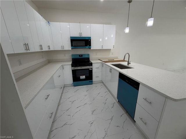 3969-3971 Sunset Rd RD, Lehigh Acres, FL 33971
