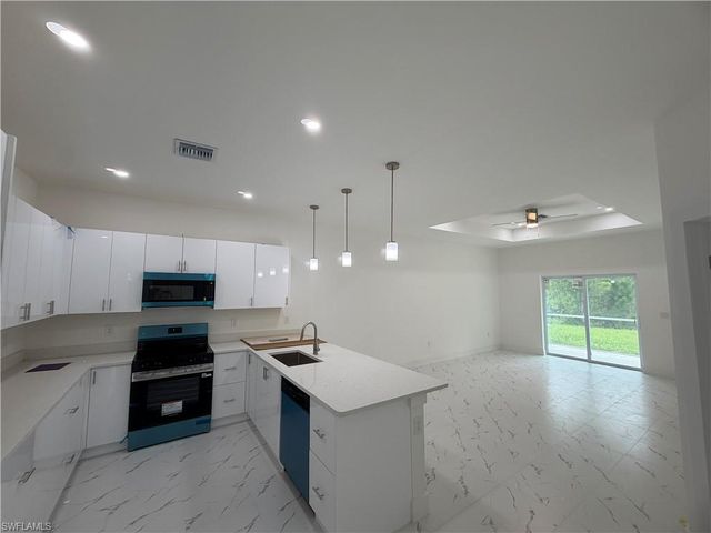 3969-3971 Sunset Rd RD, Lehigh Acres, FL 33971