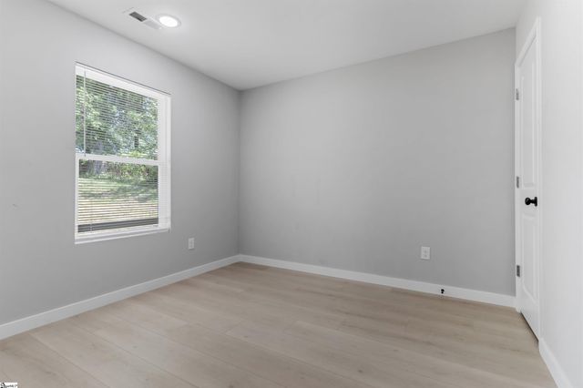 561 Bee Street, Spartanburg, SC 29301