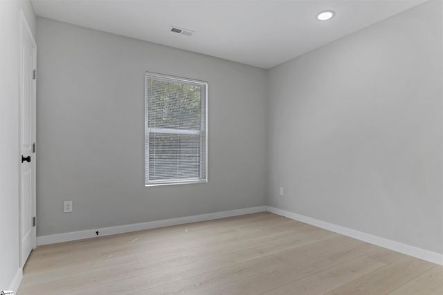 561 Bee Street, Spartanburg, SC 29301