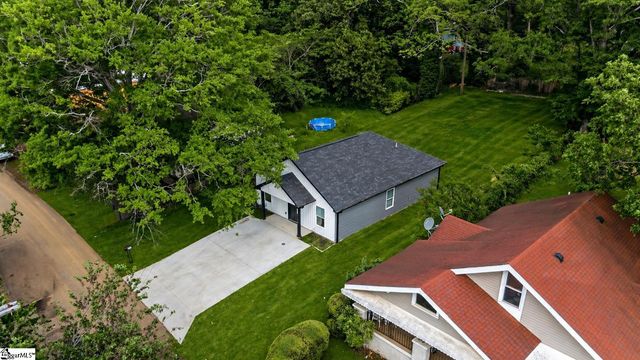 561 Bee Street, Spartanburg, SC 29301
