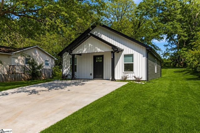 561 Bee Street, Spartanburg, SC 29301