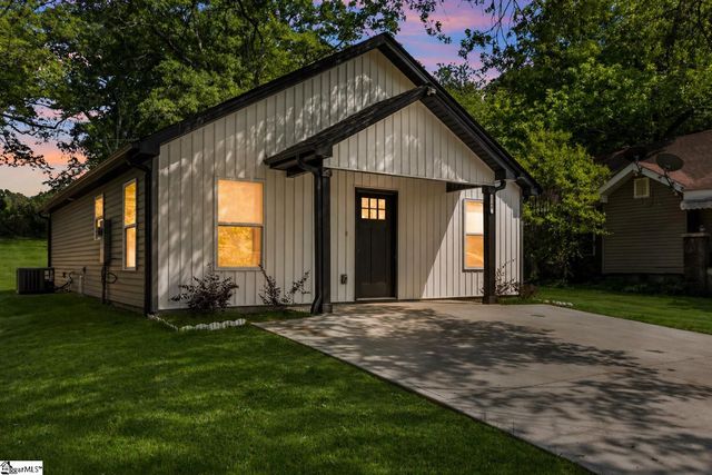 561 Bee Street, Spartanburg, SC 29301