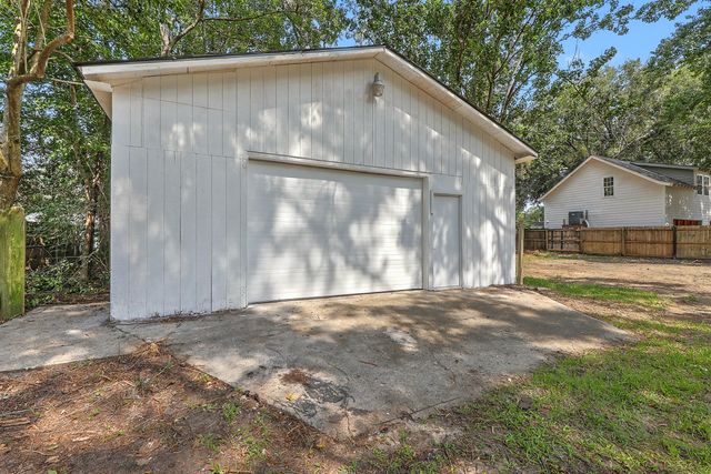 7620 Winchester Street, North Charleston, SC 29420