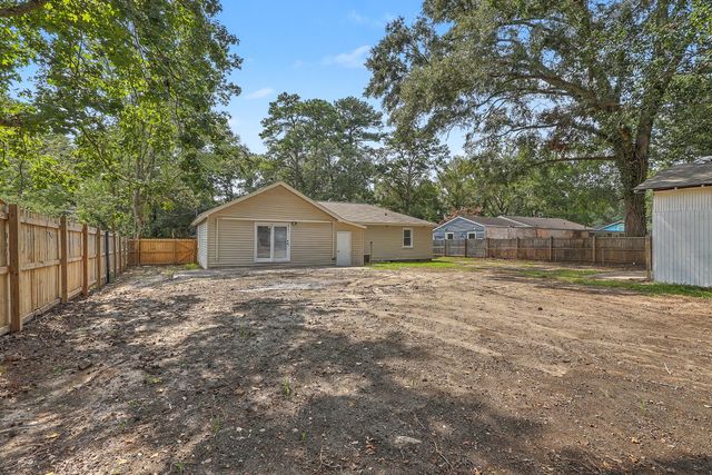 7620 Winchester Street, North Charleston, SC 29420