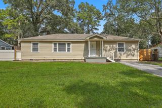 7620 Winchester Street, North Charleston, SC 29420