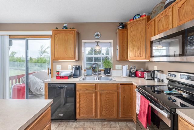 729 S Bedford Cir, Wichita, KS 67207