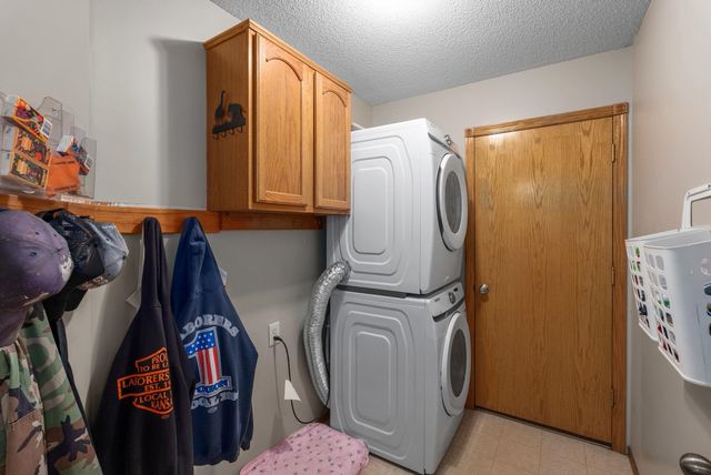 729 S Bedford Cir, Wichita, KS 67207