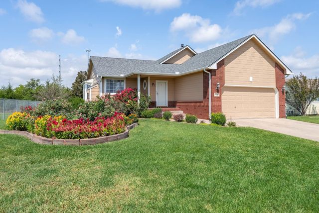 729 S Bedford Cir, Wichita, KS 67207