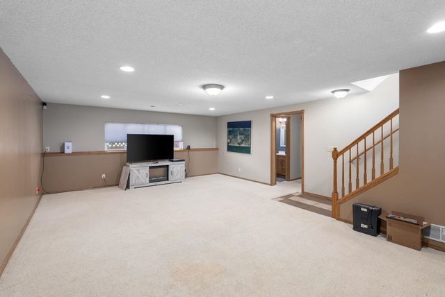 729 S Bedford Cir, Wichita, KS 67207