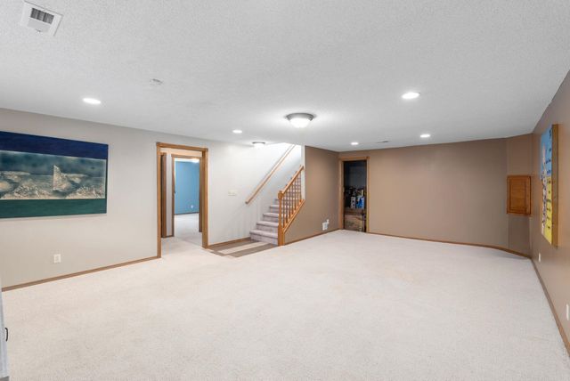 729 S Bedford Cir, Wichita, KS 67207