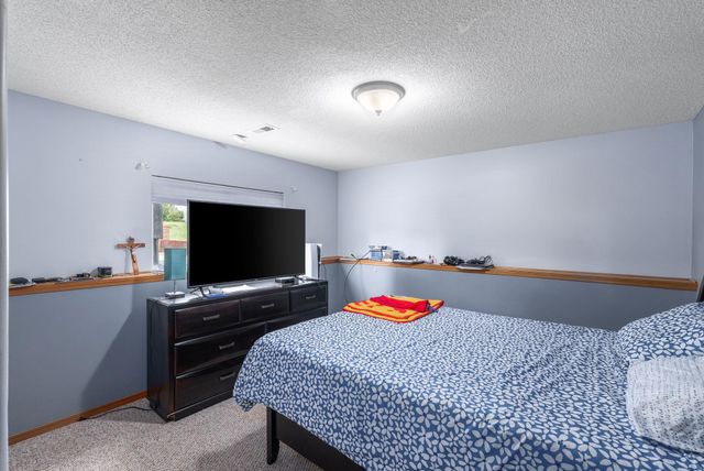 729 S Bedford Cir, Wichita, KS 67207